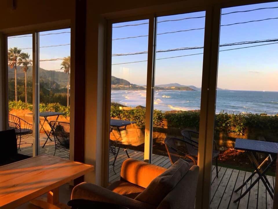 Guesthouse ＆ Beach Cafe Fuego Hyuga Ngoại thất bức ảnh